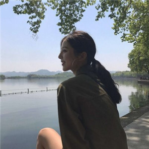 溧阳私人伴游网带你看到天际，白色盐湖无际，蓝色天空无边