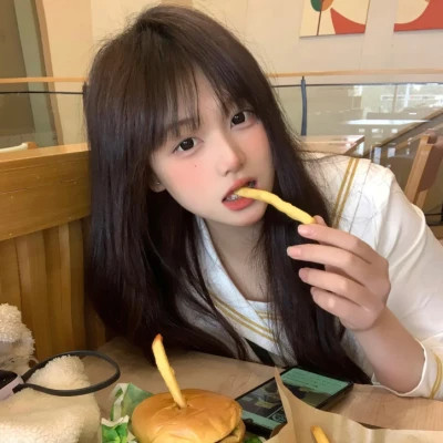 溧阳伴游女生李欣怡的资料