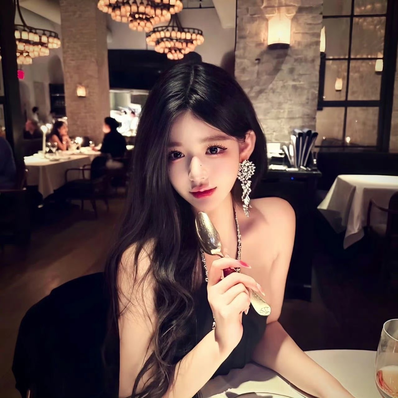 溧阳伴游女生蓝盈盈的资料